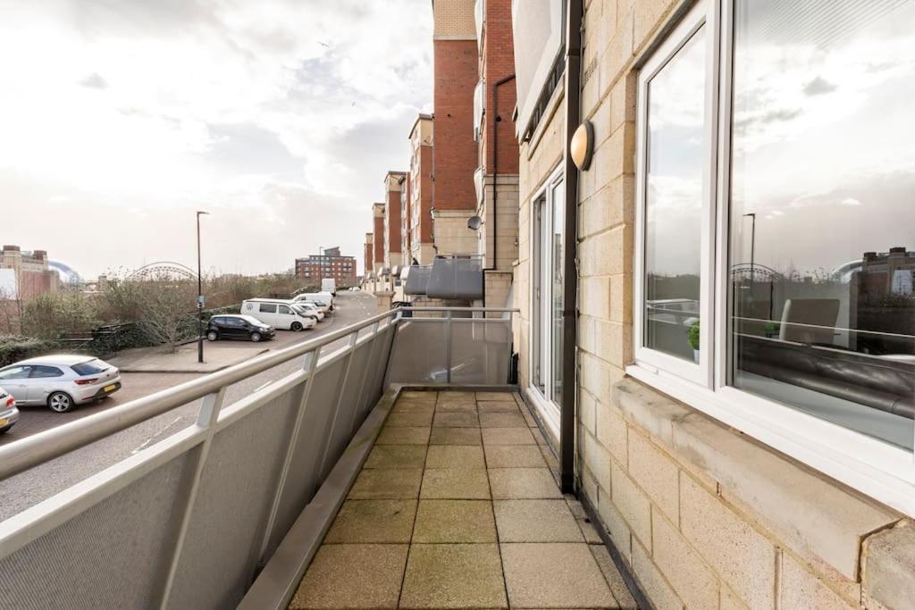 Stunning Flat By Quayside With Balcony!! Appartement Newcastle upon Tyne Buitenkant foto
