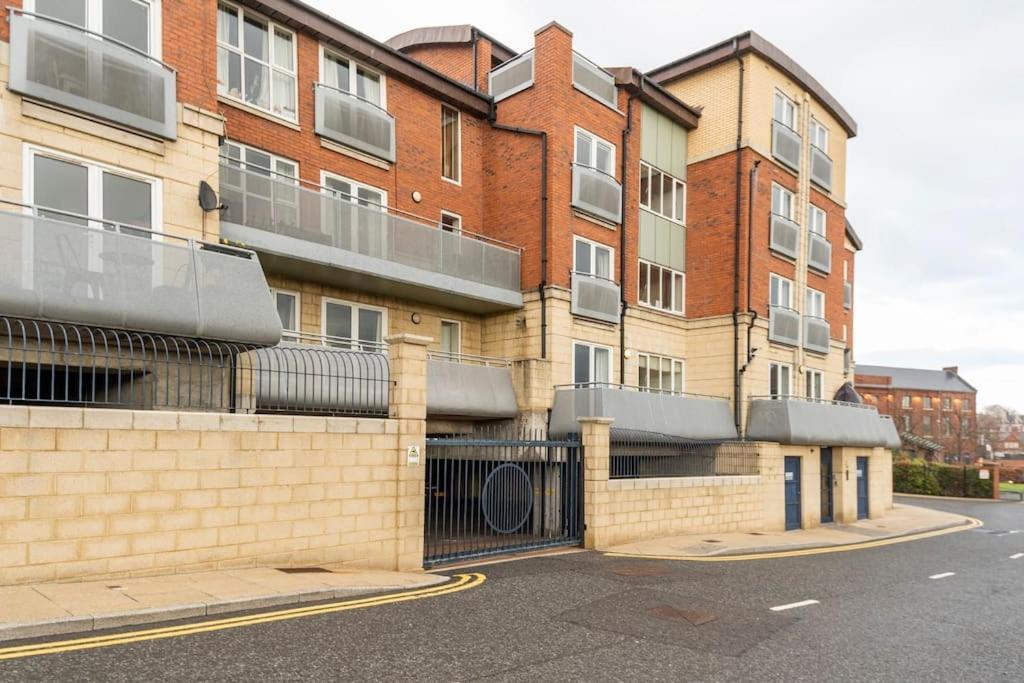 Stunning Flat By Quayside With Balcony!! Appartement Newcastle upon Tyne Buitenkant foto
